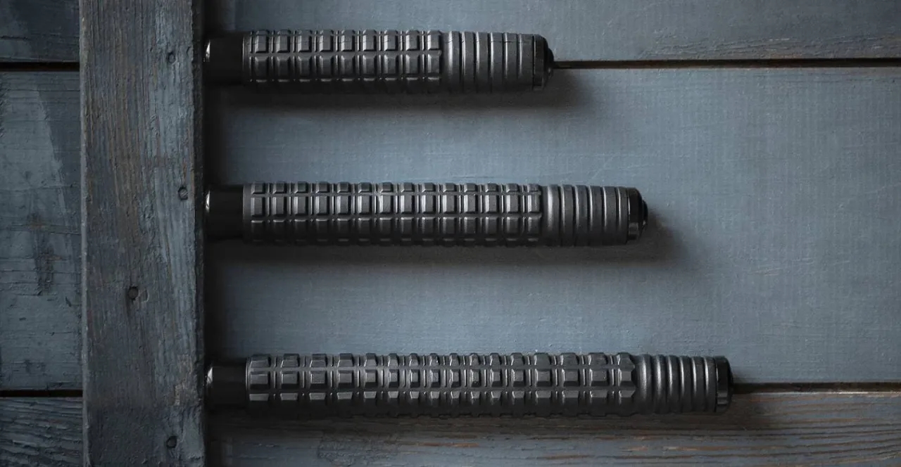 Czy pałka teleskopowa to broń biała? Sprawdź, co mówi prawo