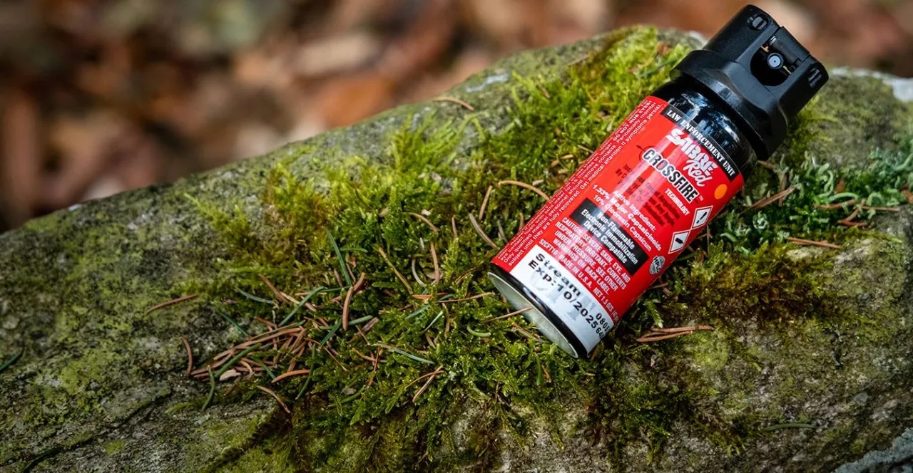 Gaz pieprzowy stożek czy strumień - który wybór jest lepszy?