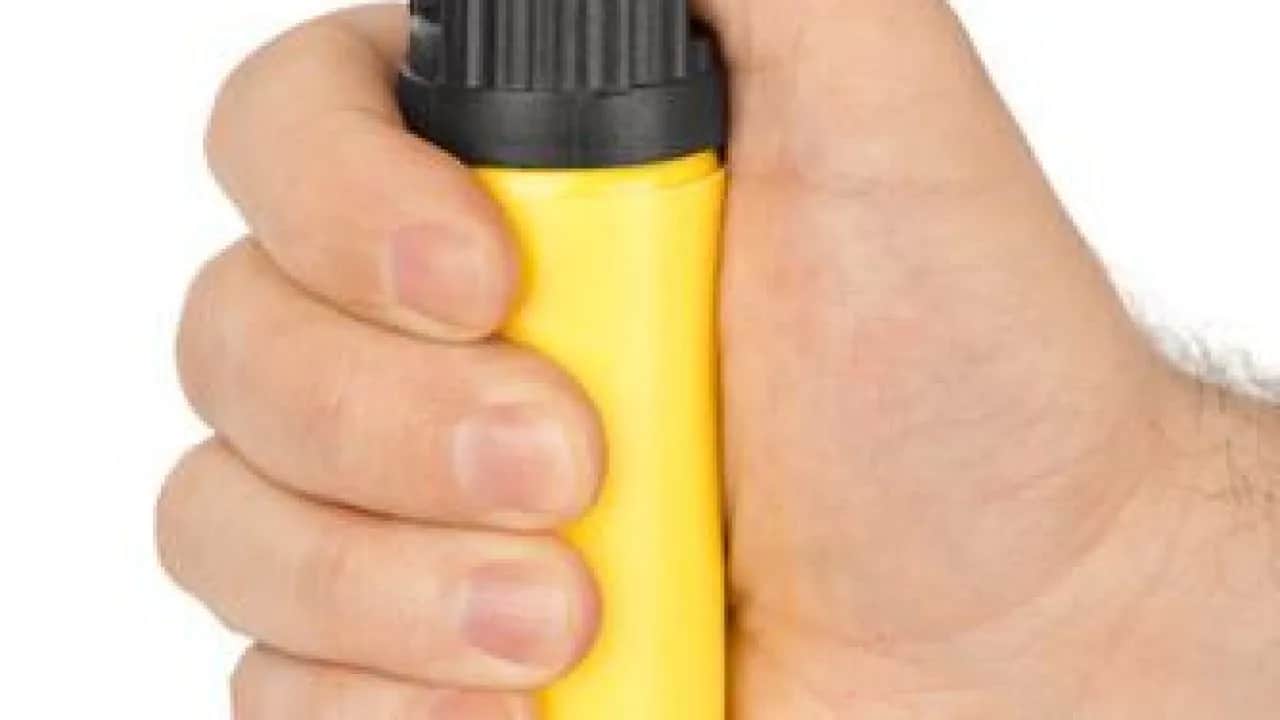 Czy gaz pieprzowy jest szkodliwy dla zdrowia? Sprawdź ryzyko użycia