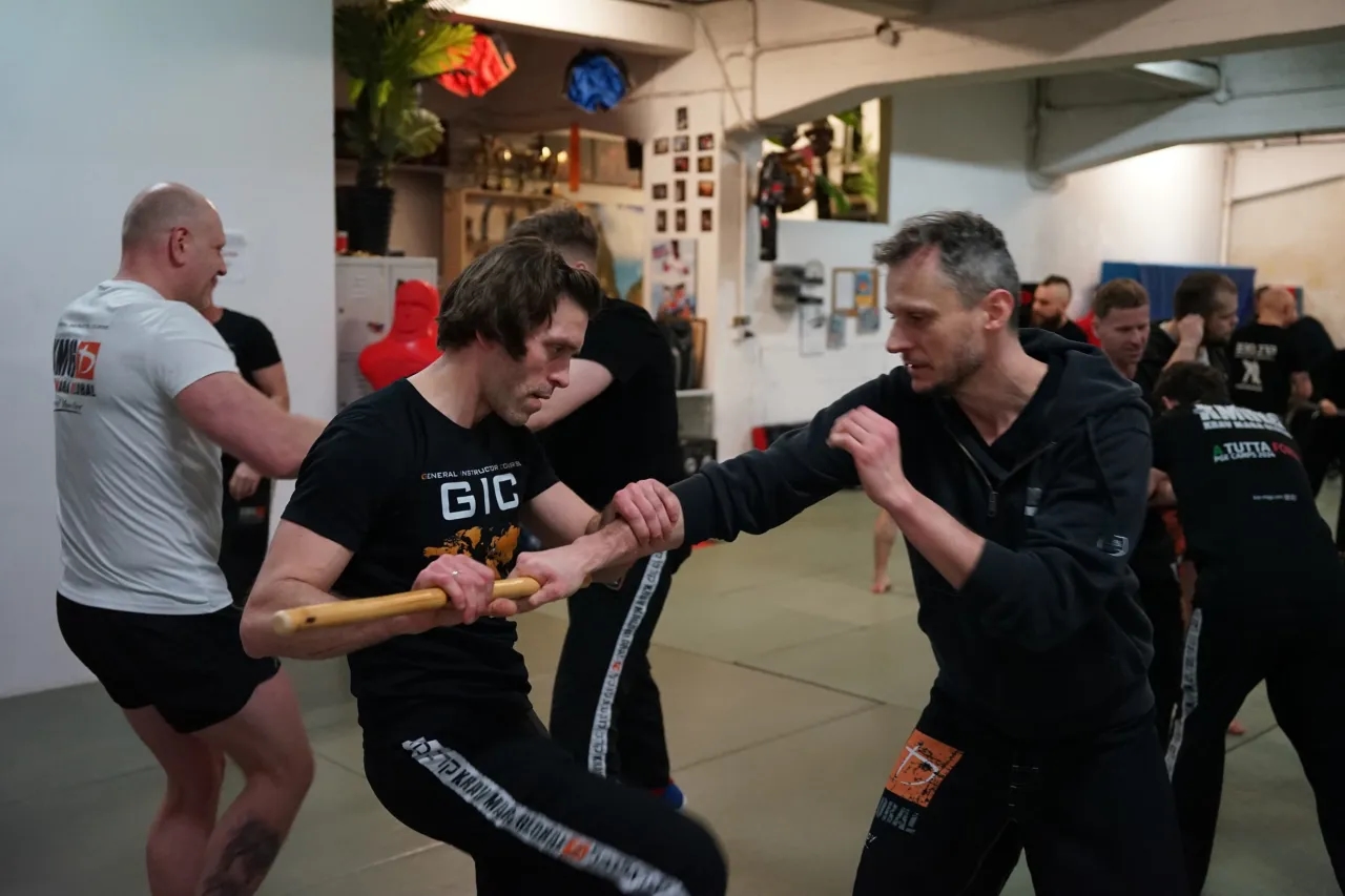 Najlepsza sztuka walki na ulice: Krav Maga czy MMA dla bezpieczeństwa?